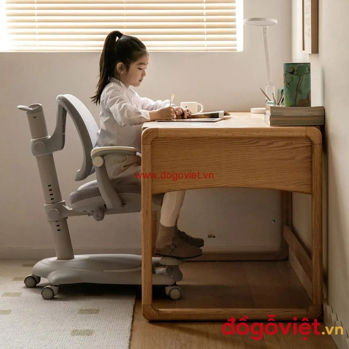 Top 5+ mẫu bàn học gỗ tự nhiên bền đẹp và đáng mua nhất  Top 5+ mẫu bàn học gỗ tự nhiên bền đẹp và đáng mua nhất