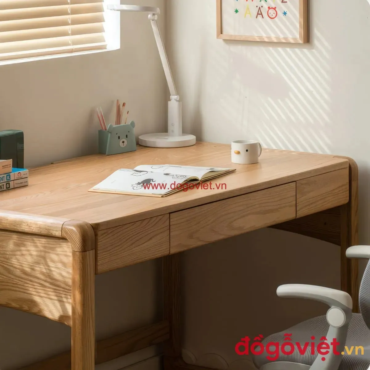 Top 5+ mẫu bàn học gỗ tự nhiên bền đẹp và đáng mua nhất  Top 5+ mẫu bàn học gỗ tự nhiên bền đẹp và đáng mua nhất