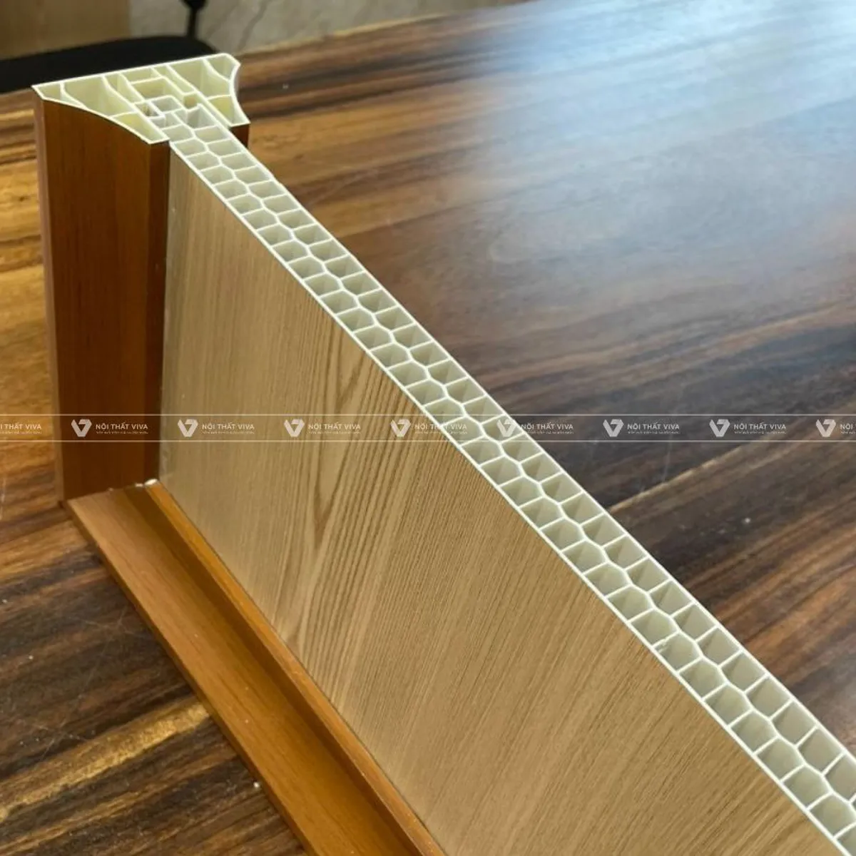 Vách lam nhựa giả gỗ là gì? Xu hướng thiết kế và địa chỉ thi công uy tín Vách lam nhựa giả gỗ là gì? Xu hướng thiết kế và địa chỉ thi công uy tín