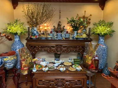 Mẫu bàn thờ gia tiên đẹp & cách bố trí không gian thờ cúng trang nghiêm
