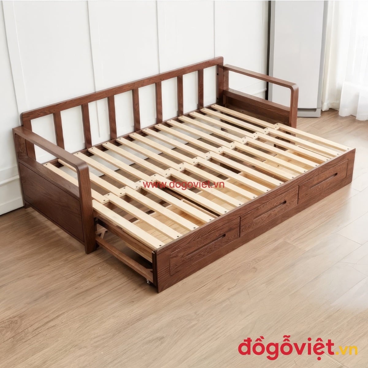 Khung sofa giường gỗ tự nhi&ecirc;n với hệ gi&aacute;t v&agrave; ngăn k&eacute;o chắc chắn