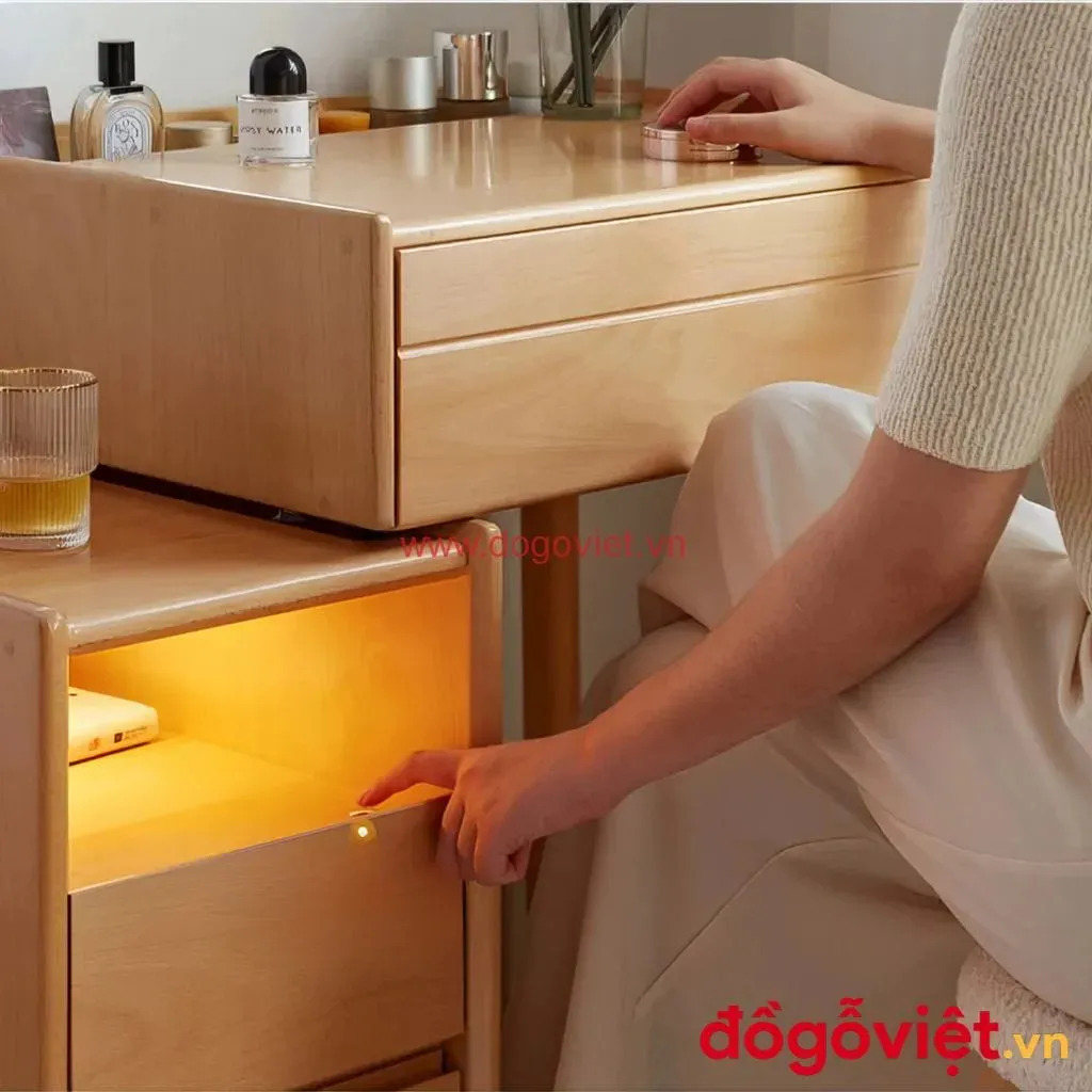 B&agrave;n Trang Điểm Gỗ Tự Nhi&ecirc;n