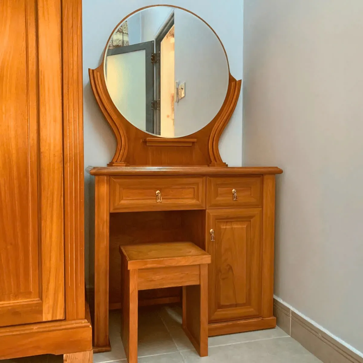 B&agrave;n Trang Điểm Gỗ Tự Nhi&ecirc;n