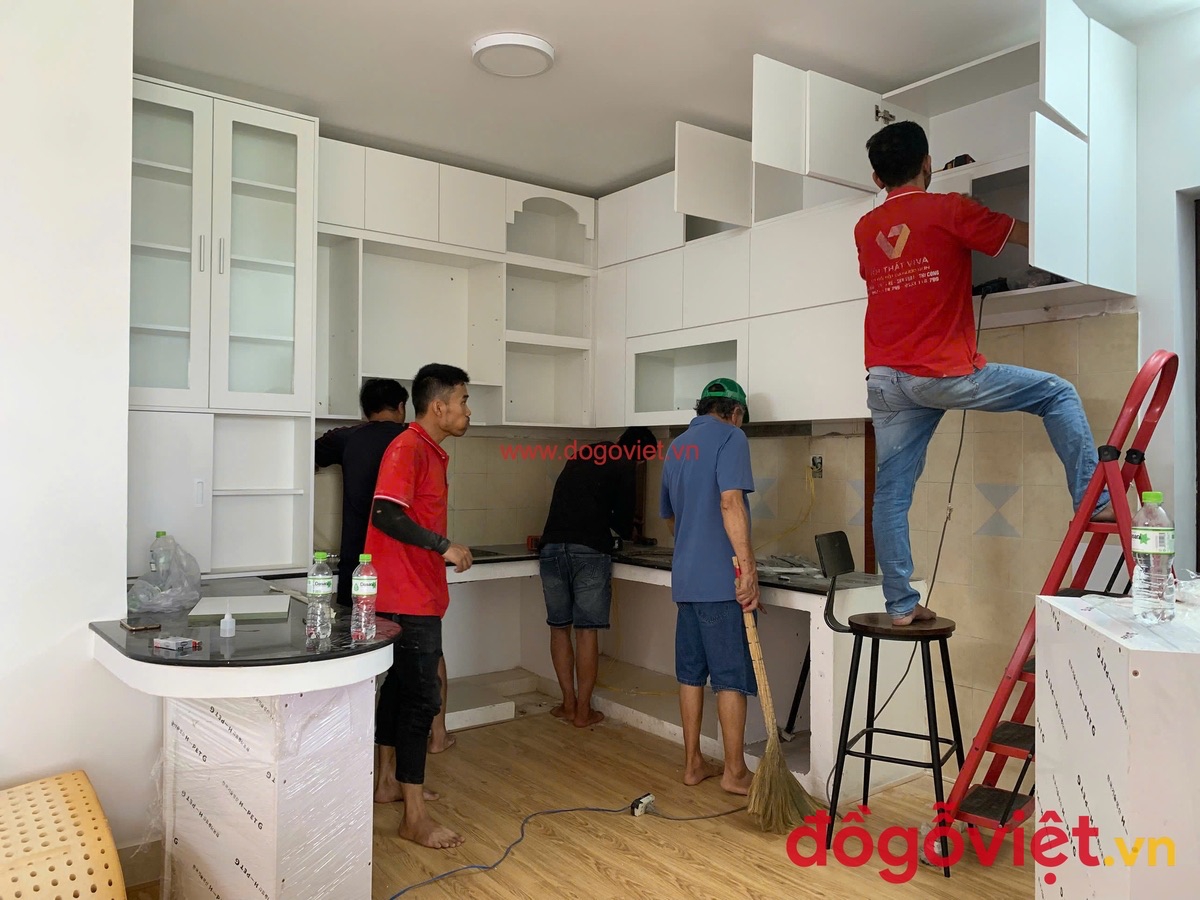 Tủ bếp sử dụng phụ kiện ch&iacute;nh h&atilde;ng Eurogold, Hafele