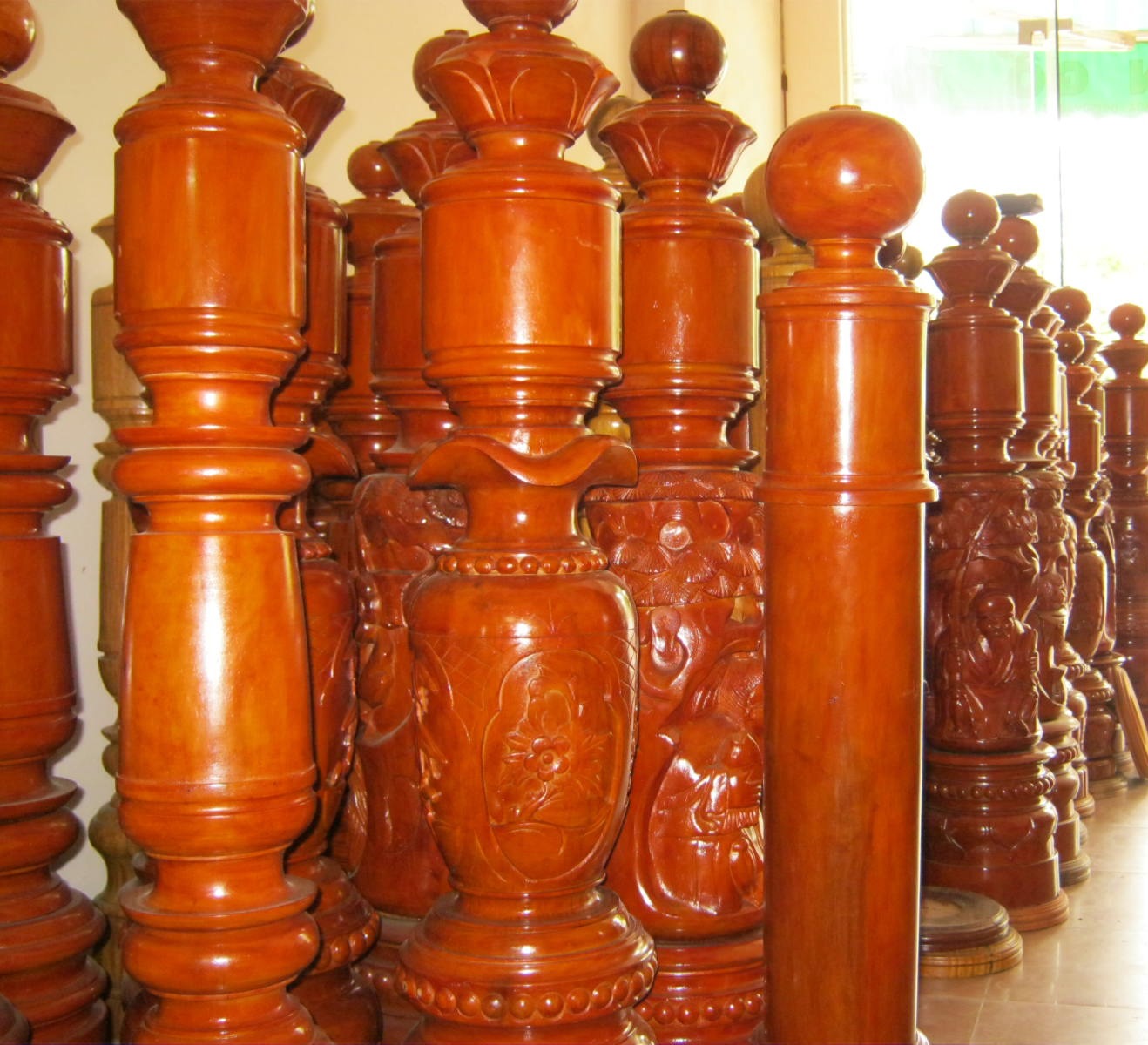 Top 15 mẫu trụ cầu thang gỗ đẹp, sang trọng và bền theo thời gian Top 15 mẫu trụ cầu thang gỗ đẹp, sang trọng và bền theo thời gian