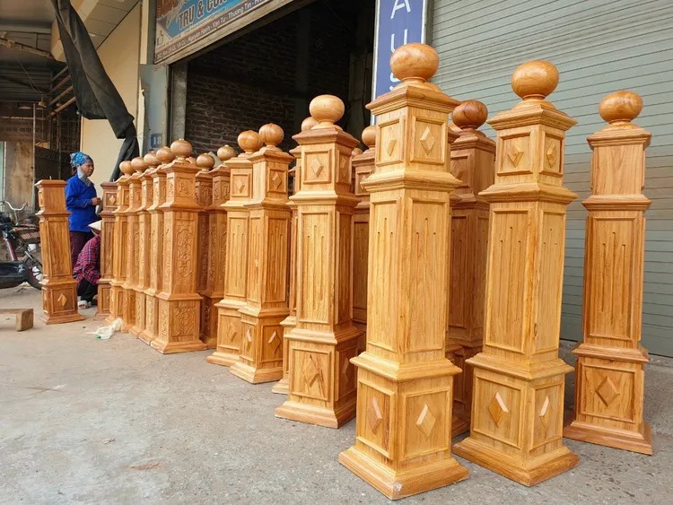 Top 15 mẫu trụ cầu thang gỗ đẹp, sang trọng và bền theo thời gian Top 15 mẫu trụ cầu thang gỗ đẹp, sang trọng và bền theo thời gian