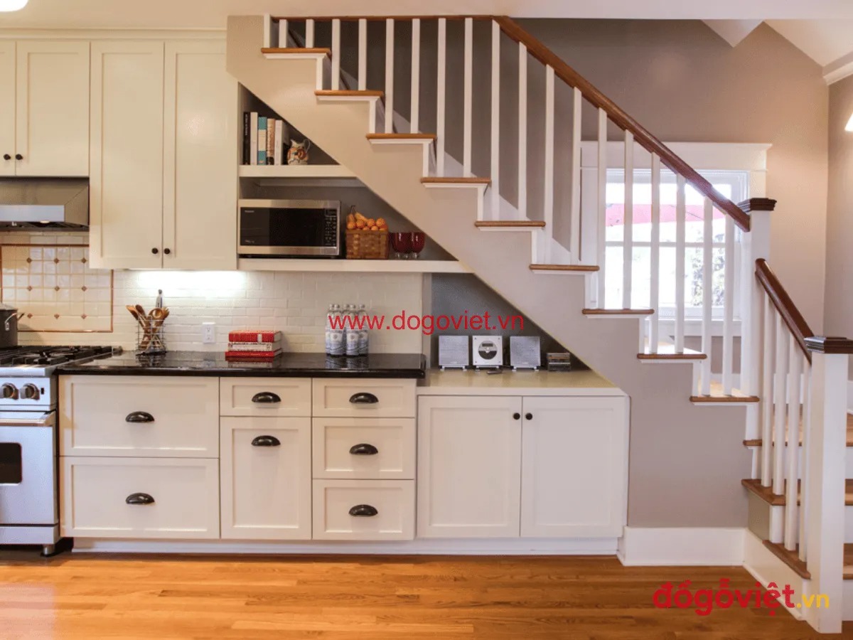 Top 20+ mẫu kệ cầu thang phòng khách đẹp, ấn tượng, hợp phong thủy Top 20+ mẫu kệ cầu thang phòng khách đẹp, ấn tượng, hợp phong thủy