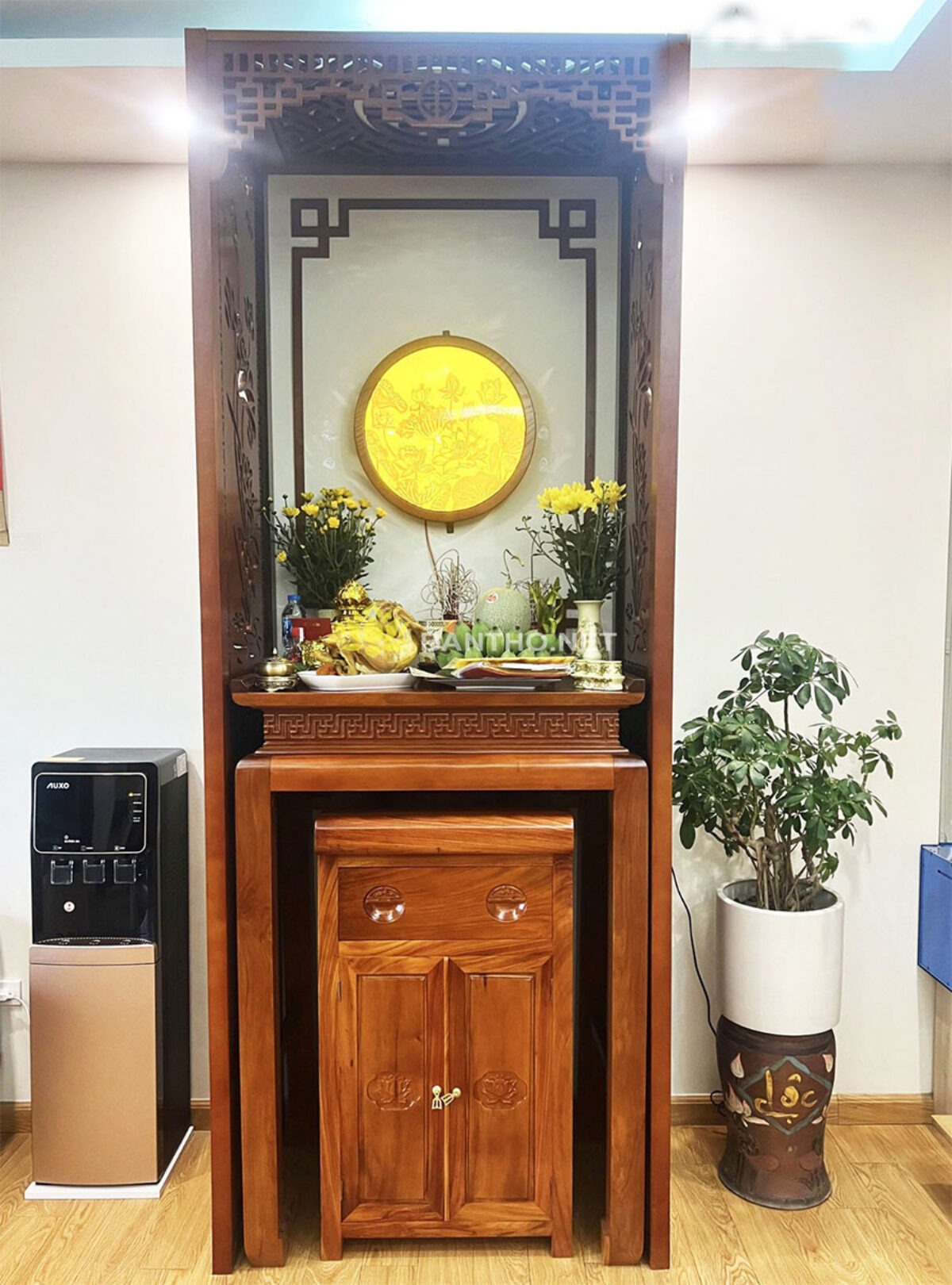 Top 3 Mẫu Bàn Thờ Nhỏ Hiện Đại, Giá Tốt Được Ưa Chuộng Nhất Top 3 Mẫu Bàn Thờ Nhỏ Hiện Đại, Giá Tốt Được Ưa Chuộng Nhất