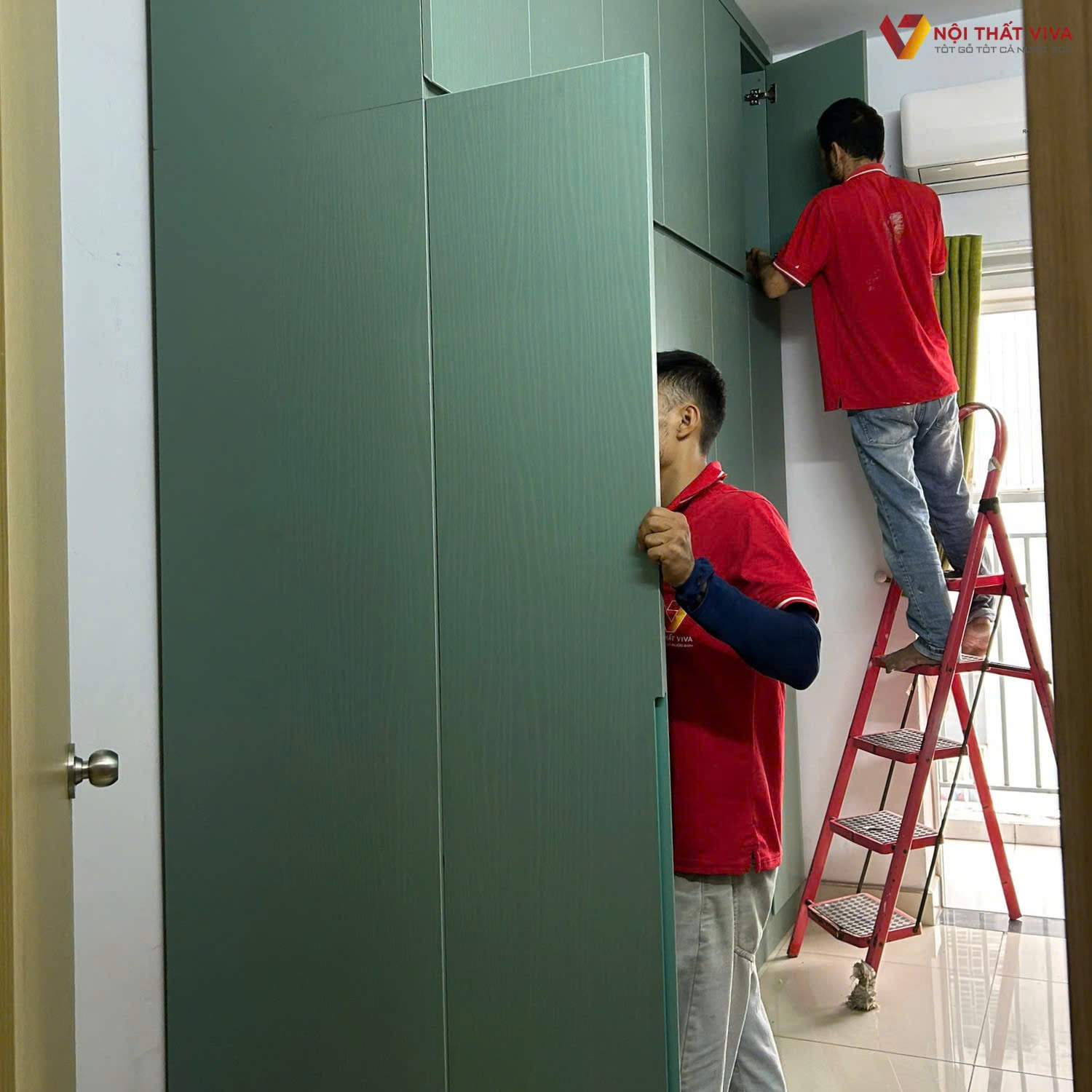 Top 4 mẫu tủ gỗ quần &aacute;o đẹp, hiện đại n&ecirc;n sắm dịp Tết 2026