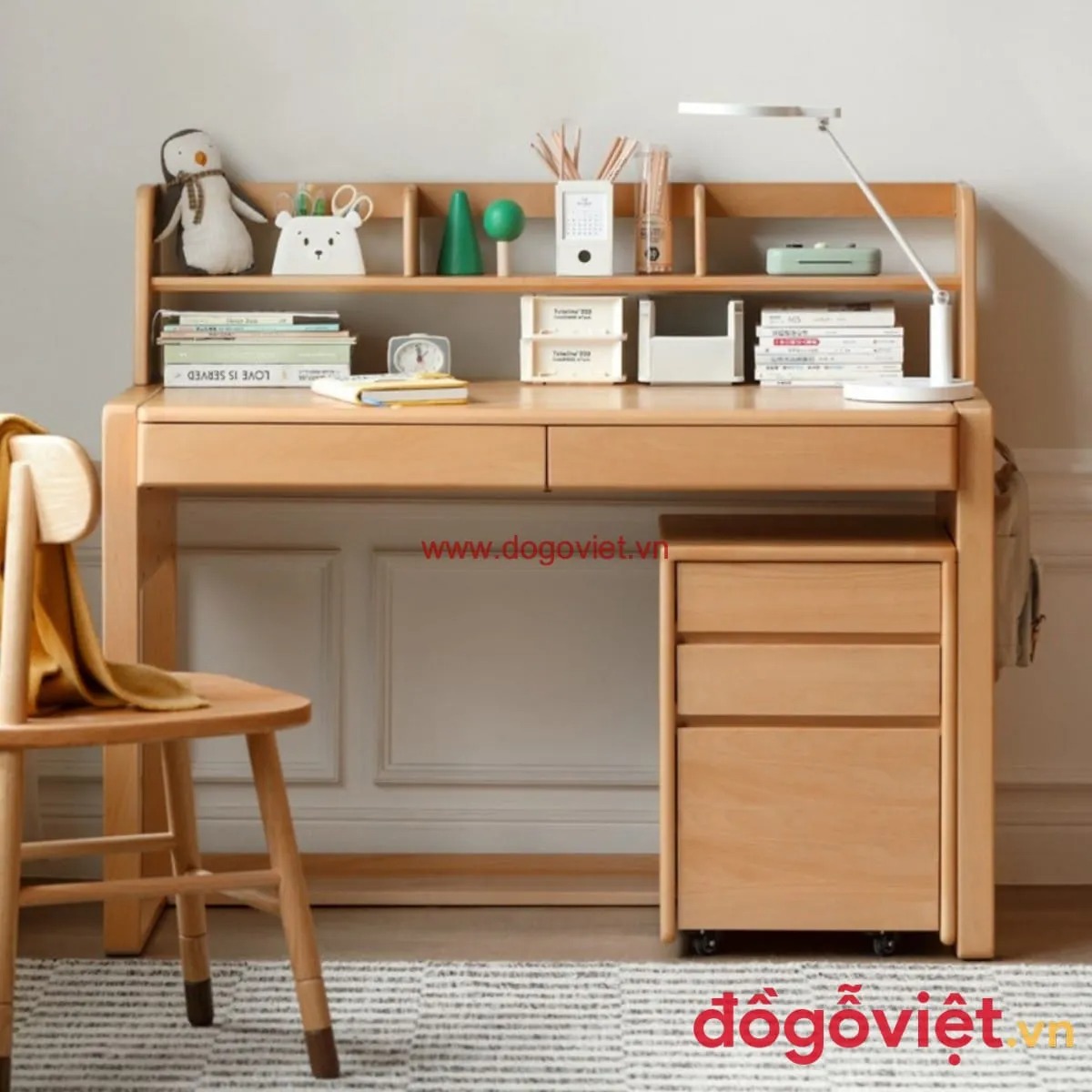 Top 5+ mẫu bàn học gỗ tự nhiên bền đẹp và đáng mua nhất 