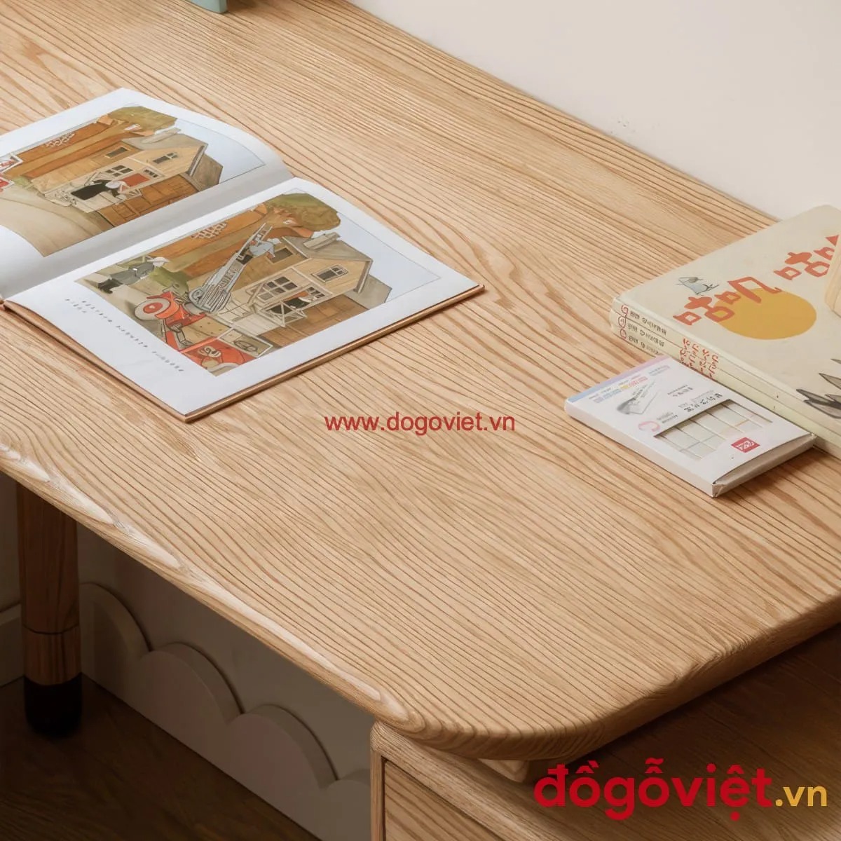 Top 5+ mẫu bàn học gỗ tự nhiên bền đẹp và đáng mua nhất 