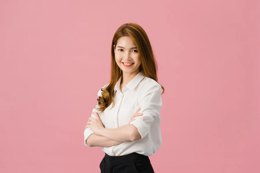 Ms. Thu Hà