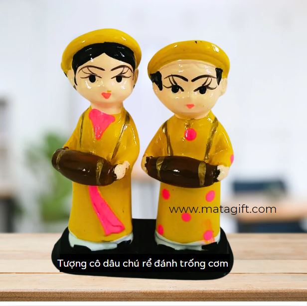 Bộ tượng cô dâu chú rể làm quà tặng khách mời đám cưới Bộ tượng cô dâu chú rể làm quà tặng khách mời đám cưới