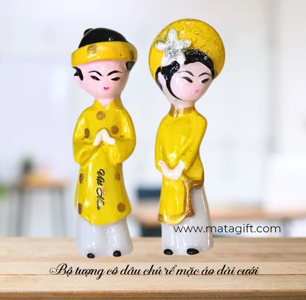 Bộ tượng cô dâu chú rể làm quà tặng khách mời đám cưới Bộ tượng cô dâu chú rể làm quà tặng khách mời đám cưới