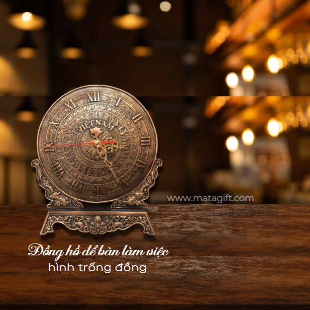 Đồng hồ để bàn hoạ tiết trống đồng Đông Sơn Đồng hồ để bàn hoạ tiết trống đồng Đông Sơn