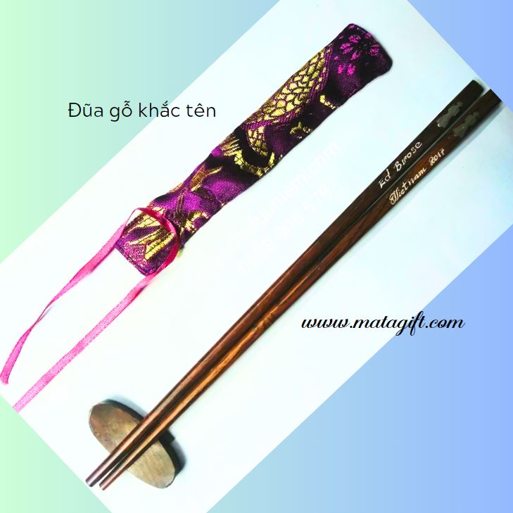 Đũa gỗ khắc tên làm quà tặng khách nước ngoài Đũa gỗ khắc tên làm quà tặng khách nước ngoài