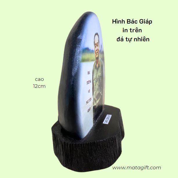 Hình ảnh bác Võ Nguyên Giáp in trên đá tự nhiên Hình ảnh bác Võ Nguyên Giáp in trên đá tự nhiên