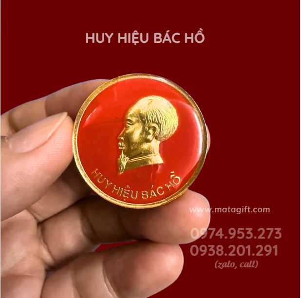 Huy hiệu bác Hồ Chí Minh cài ngực áo Huy hiệu bác Hồ Chí Minh cài ngực áo