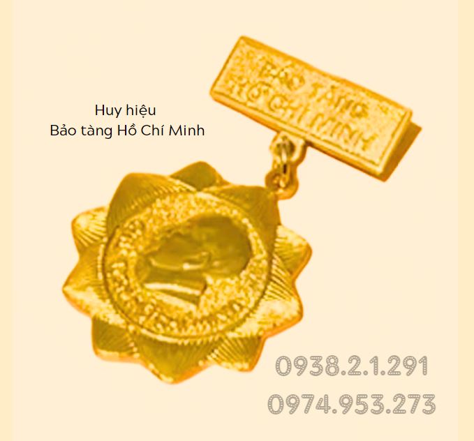 Huy hiệu Bảo tàng Hồ Chí Minh Huy hiệu Bảo tàng Hồ Chí Minh