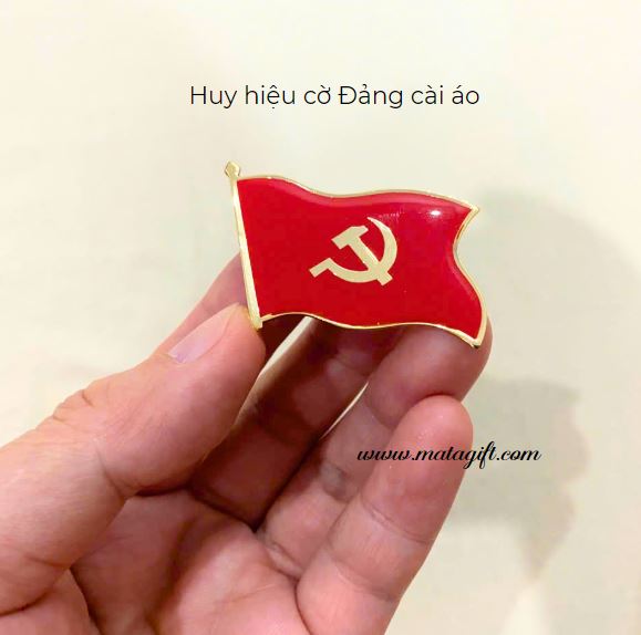 Huy hiệu cờ Đảng cài áo mạ vàng Huy hiệu cờ Đảng cài áo mạ vàng
