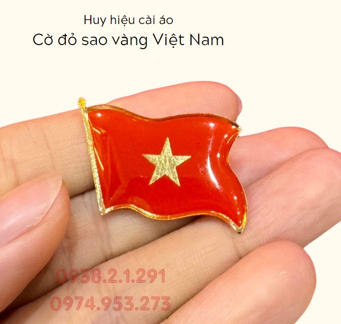 Huy hiệu cờ đỏ sao vàng Việt Nam cài áo Huy hiệu cờ đỏ sao vàng Việt Nam cài áo