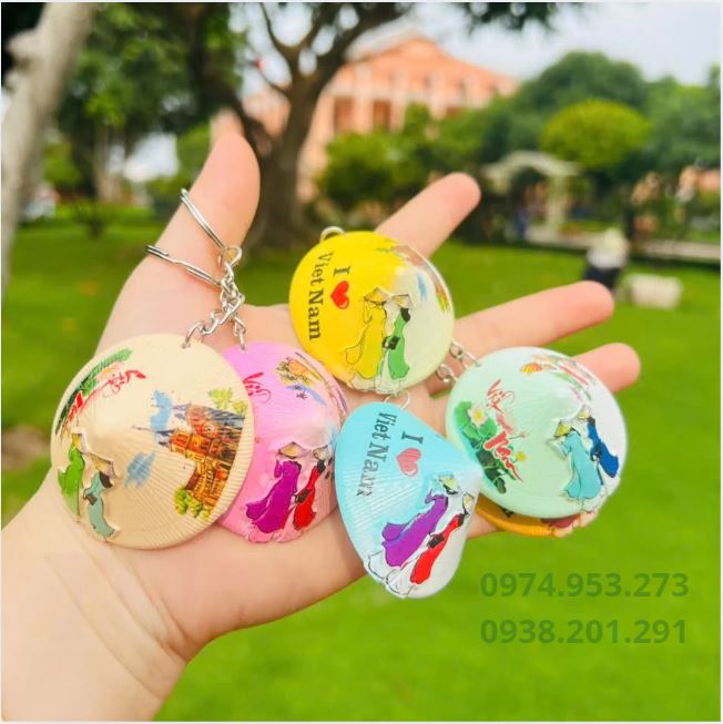 Móc khoá nón lá Việt Nam in logo theo yêu cầu nhanh rẻ đẹp Móc khoá nón lá Việt Nam in logo theo yêu cầu nhanh rẻ đẹp