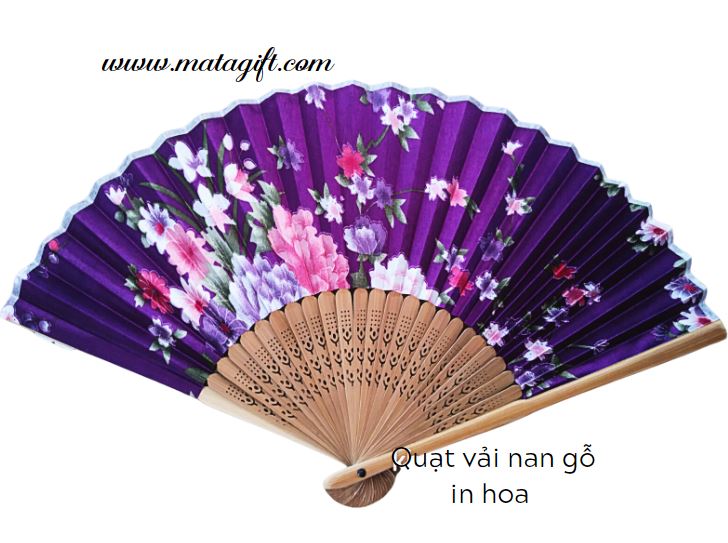 Quạt vải nan tre vẽ thư pháp phong cảnh Việt Nam Quạt vải nan tre vẽ thư pháp phong cảnh Việt Nam