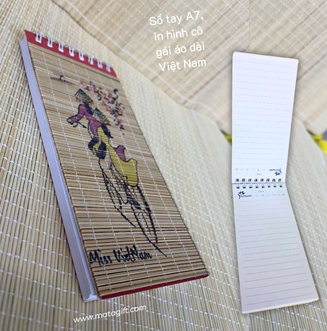 Sổ tay lò xo A7 in hình cô gái áo dài Sổ tay lò xo A7 in hình cô gái áo dài