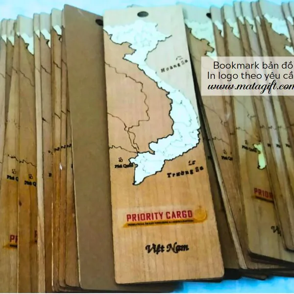 Bookmark gỗ ghép in hình bản đồ