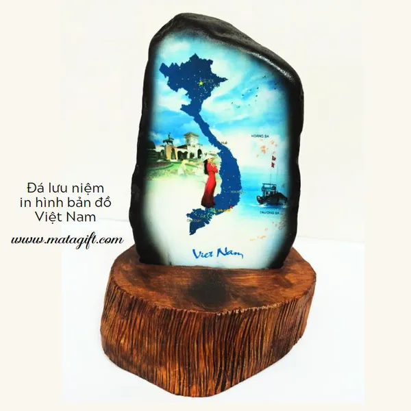 Viên đá in hình bản đồ Việt Nam