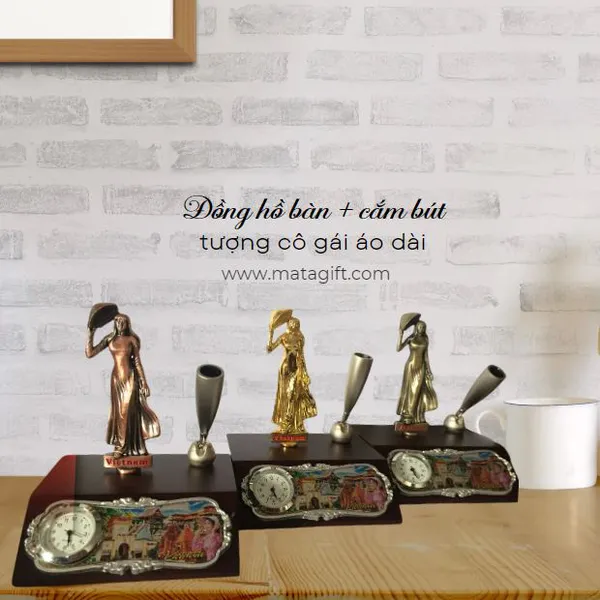 Đồng hồ để bàn kết hợp đồ cắm bút tượng cô gái áo dài