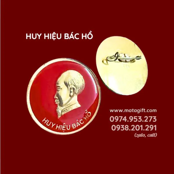 Huy hiệu Bác Hồ cài áo trang trọng