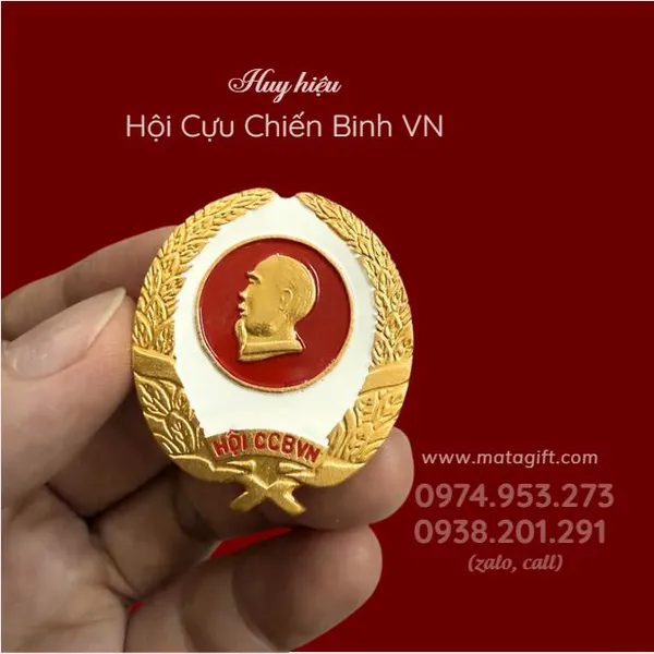 Huy hiệu Cựu Chiến Binh tri ân thế hệ anh hùng