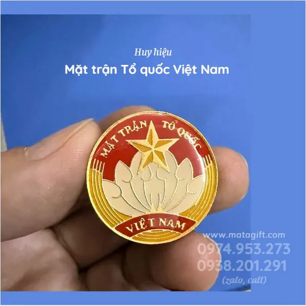 Huy hiệu Mặt trận Tổ quốc Việt Nam biểu tượng đoàn kết dân tộc