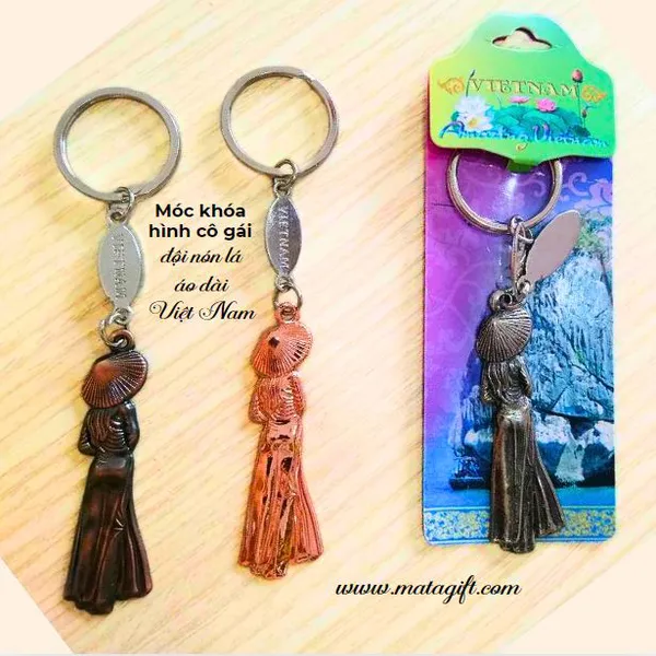 Móc khóa hình cô gái đội nón lá