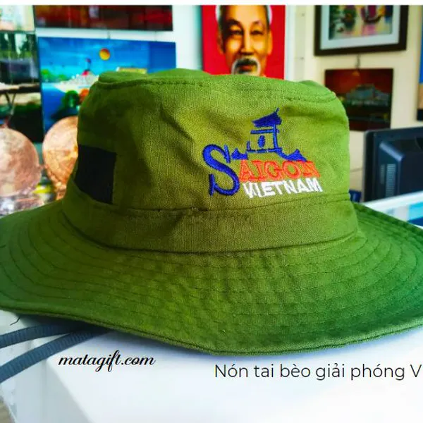Nón tai bèo giải phóng Việt Nam