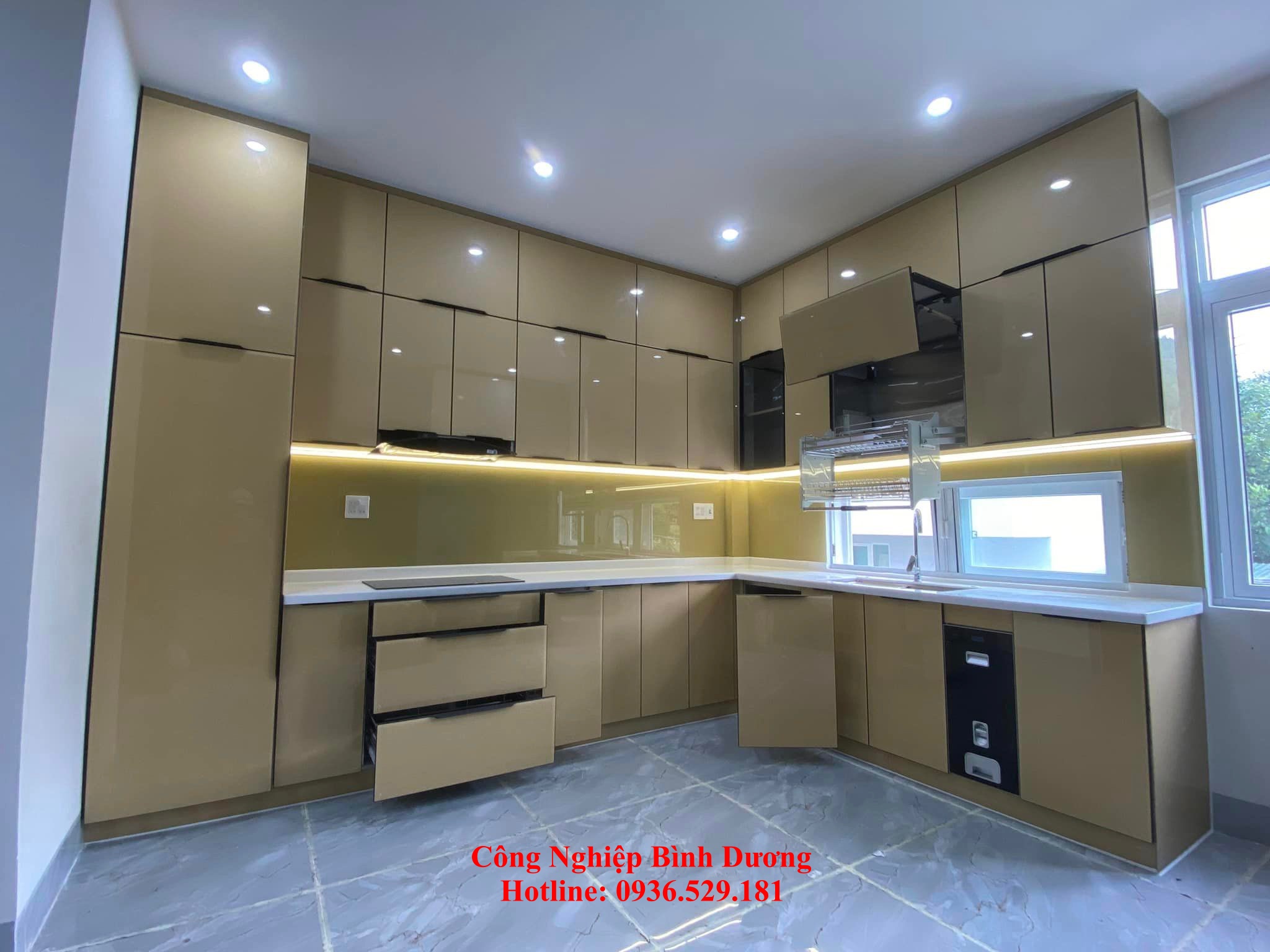 giá bán tủ bếp nhôm kính