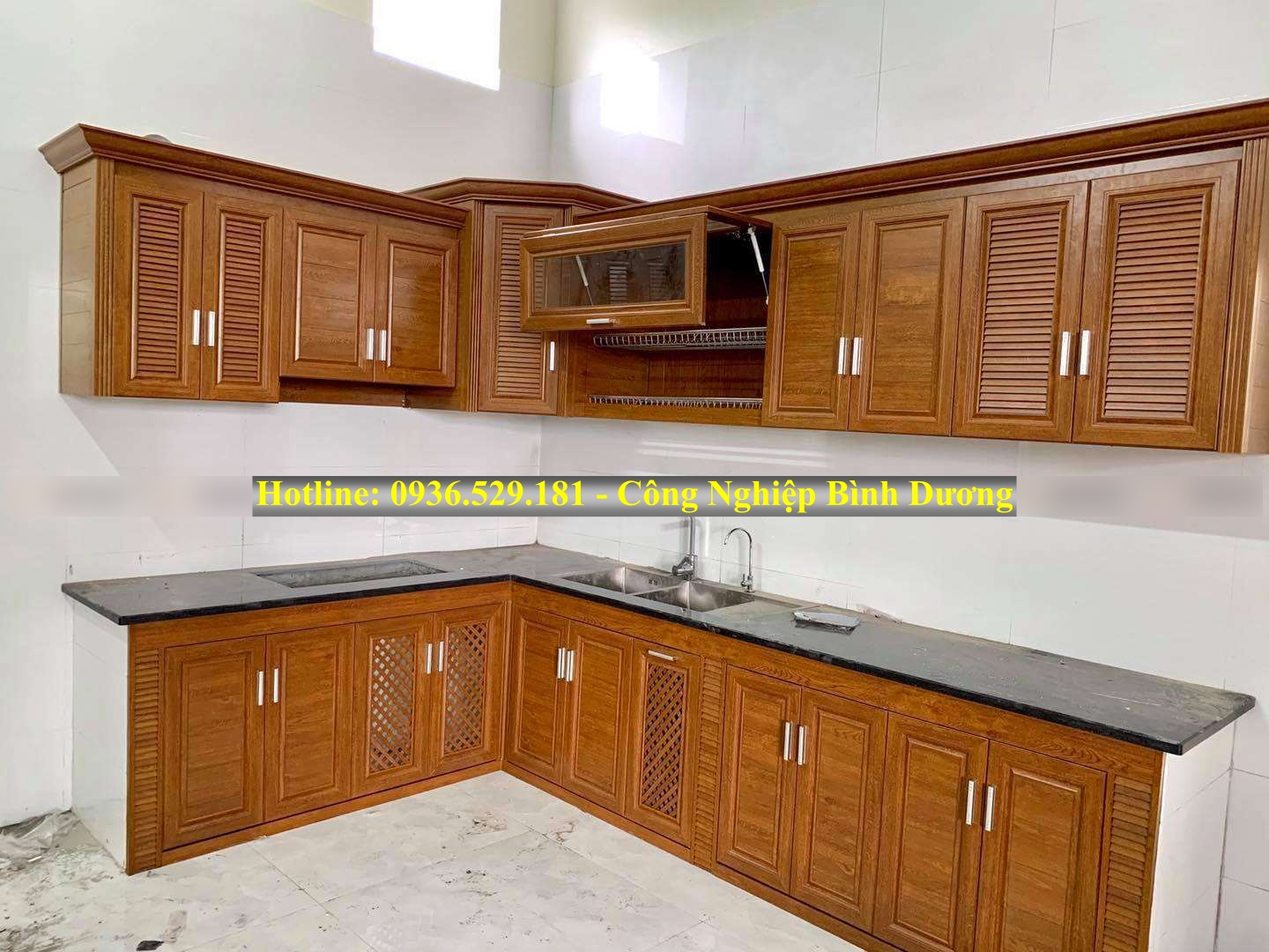 tủ bếp nhôm kính