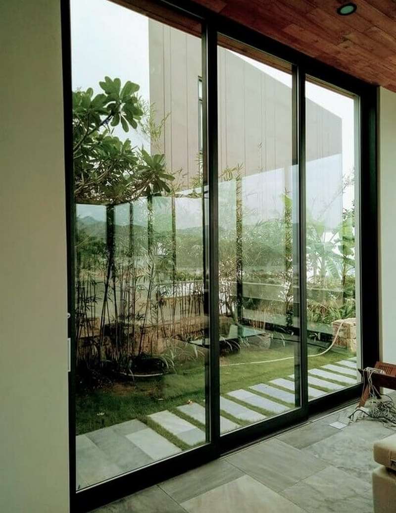 cửa nhôm kính
