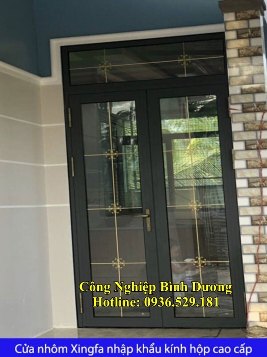 cua nhom kinh gia re