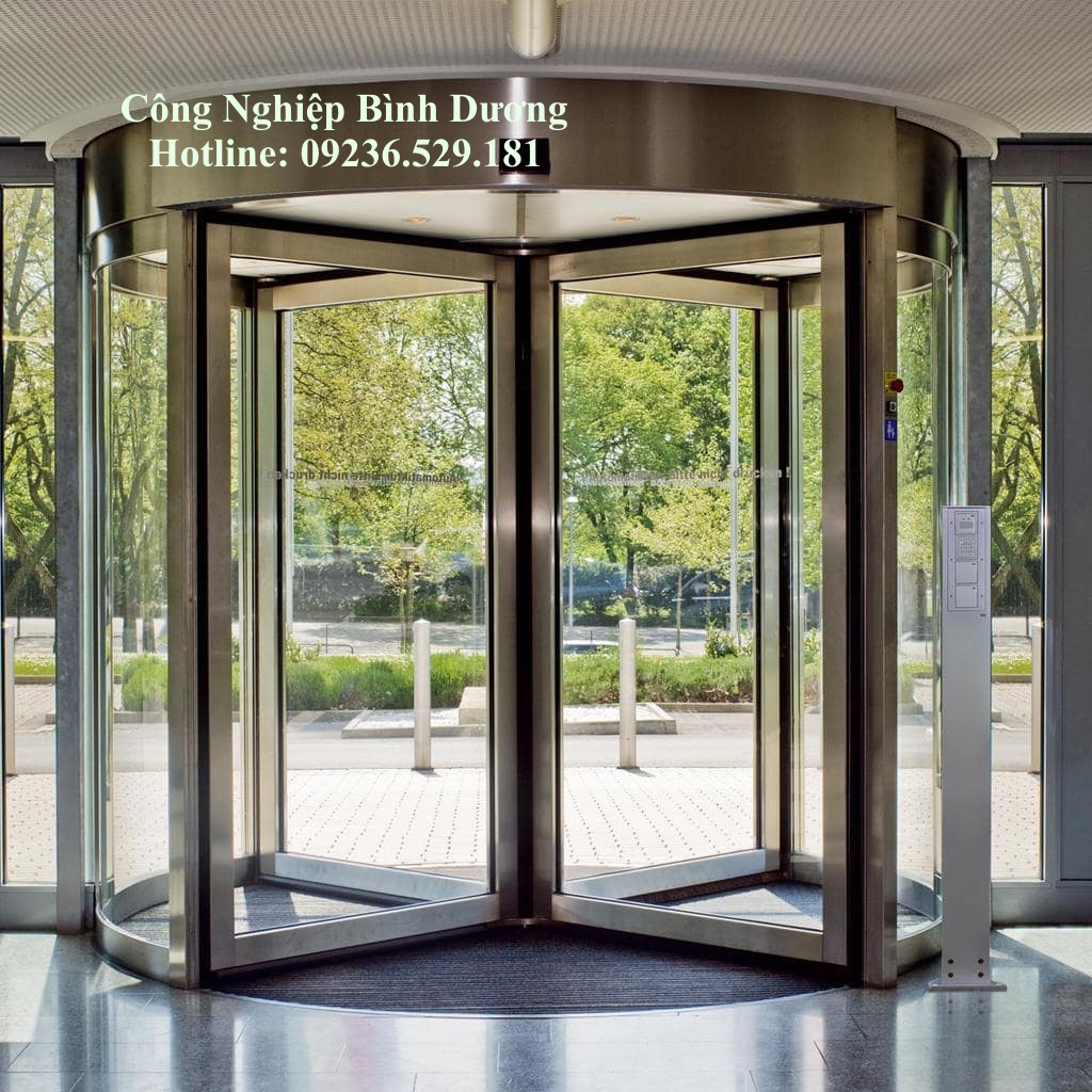 cửa nhôm xoay trục giữa