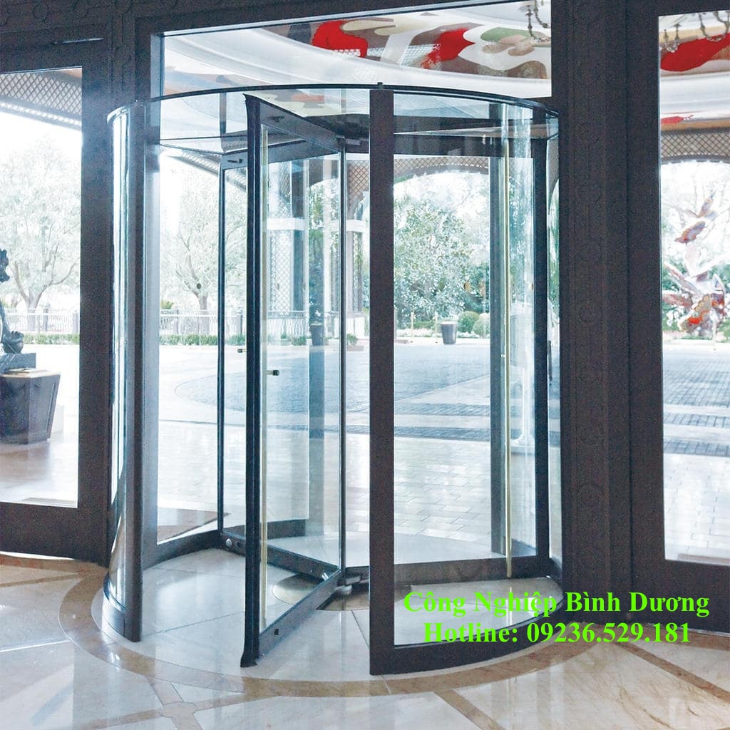 cửa xoay trục giữa