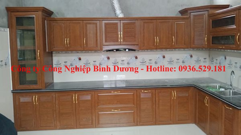 giá tủ bếp nhôm kính