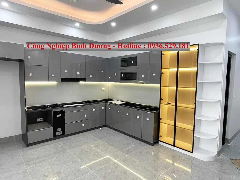 thi công tủ bếp nhôm kính