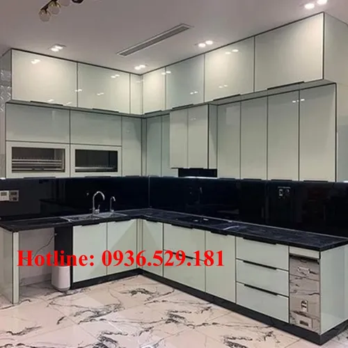 TỦ BẾP NHÔM - Hệ cánh tủ tràn viền, tay nắm CNC 
