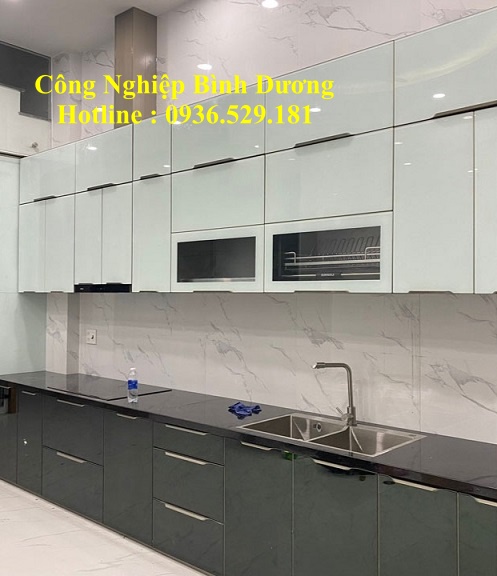 tủ bếp nhôm kính