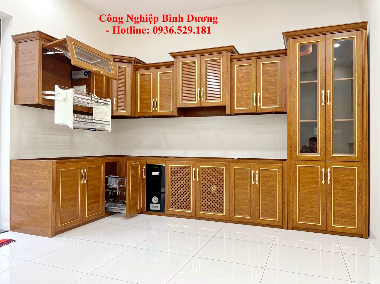 Tủ bếp nhôm kính giả gỗ