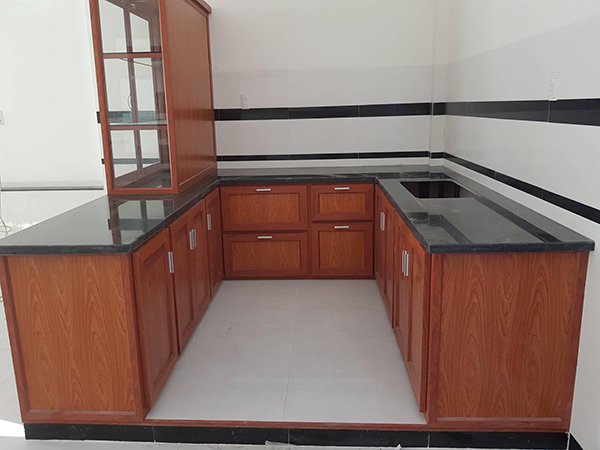 tủ bếp nhôm vân gỗ tân uyên