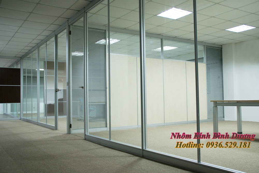 vách ngăn nhôm kính bình dương