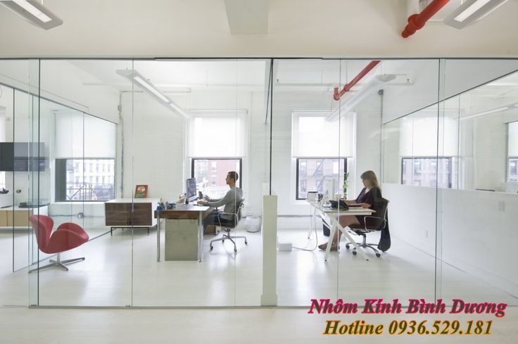 vách ngăn kính cường lực